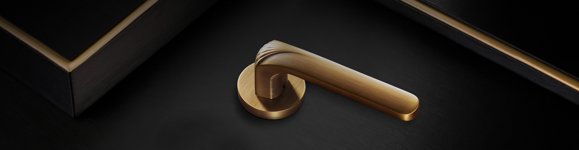 顶固滑动门五金