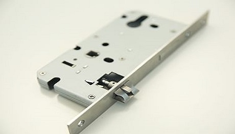 顶固安全门锁及五金配件，让细节充满安全感