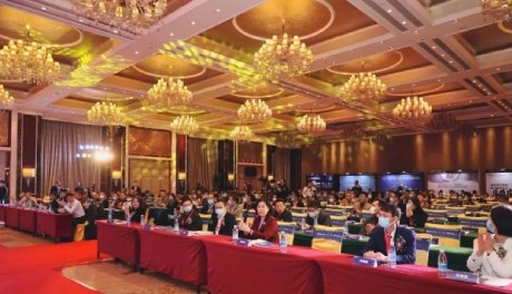 荣耀加冕丨顶固荣登“十大智能锁品牌”榜，见证品牌实力与辉煌！